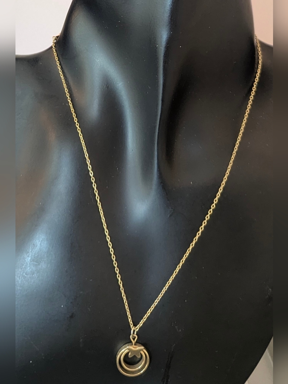VENDOME Vtg Signed Butterfly Circle Pendant Necklace Gold Tone 1970s + FREE GIFT